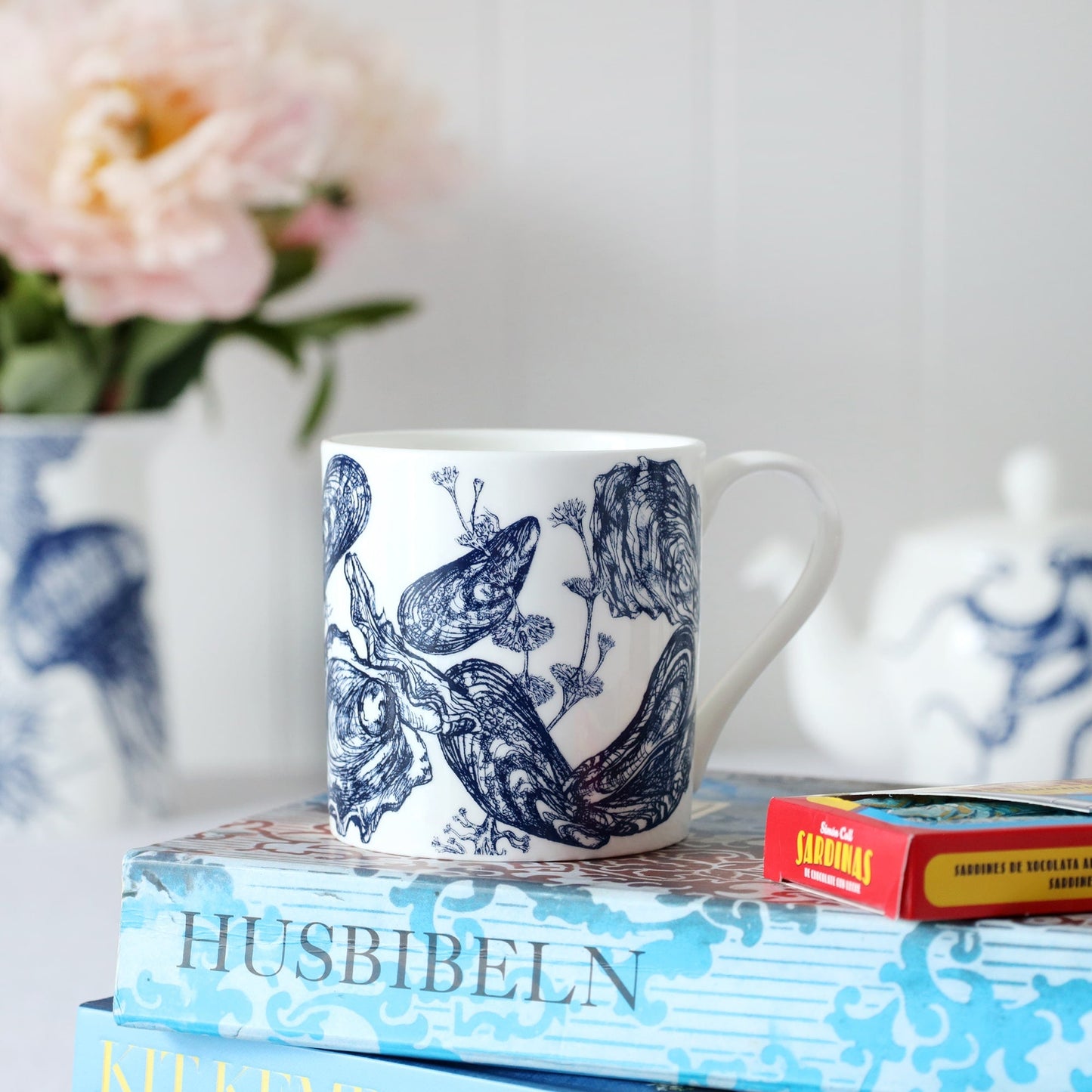 Bone China Mussel & Oyster Mug